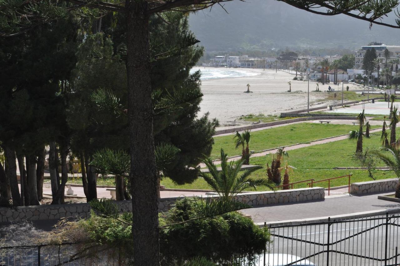 Villa Faro A Pochi Passi Dalla Spiaggia ซานวิโต โลคาโป ภายนอก รูปภาพ